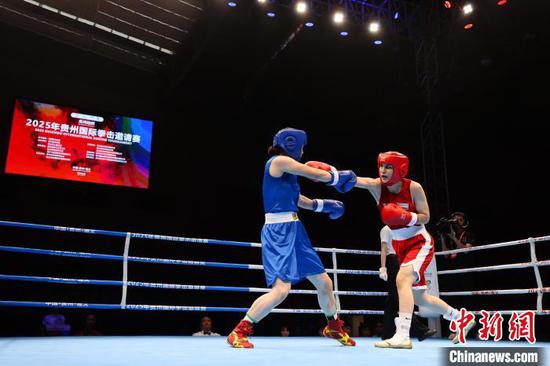 图为女子60公斤级比赛现场。　记者 瞿宏伦 摄