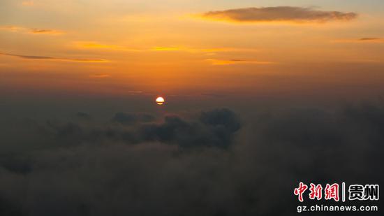 贵州六枝牂牁江景区日出云海景色。赵桦 摄 贵州六枝牂牁江景区日出云海景色。赵桦 摄
