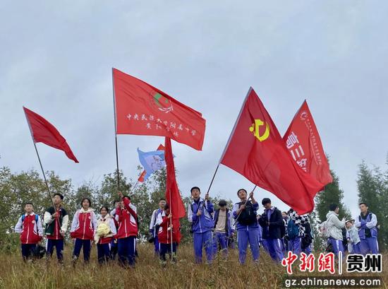 “长走大全”是学校的名片之一。