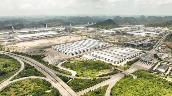 王庄铝精深加工产业园一隅。陆劲松 摄 王庄铝精深加工产业园一隅。陆劲松 摄