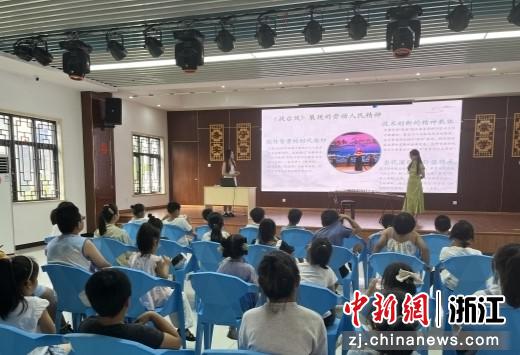 近日,爱国主题音乐团课现场。 于志新供图 近日,爱国主题音乐团课现场。 于志新供图