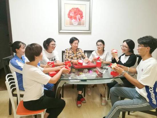  逢年过节孩子们都会聚在张秀燕家。（资料图）