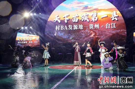 2025年台盘“六月六”吃新节深山音乐会现场。 张家精 摄