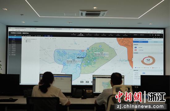 调度中心科学合理调节管网压力。永康钱江水务 供图 调度中心科学合理调节管网压力。永康钱江水务 供图