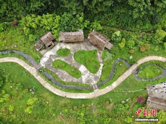 图为7月24日，航拍贵州省毕节市赫章县海雀村复原区。 石小杰 摄