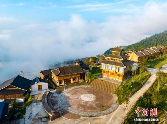 图为大歹苗寨一隅。