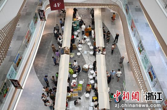 图为:浙江精品水果展现场。中新社记者 王刚 摄