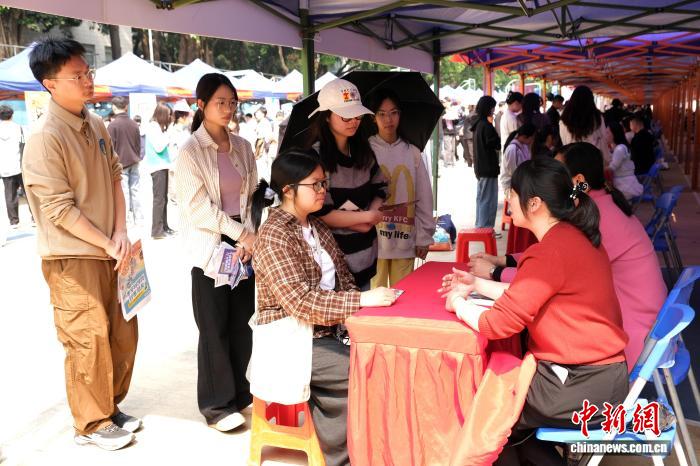 广西南宁精准施策 铺实惠民“就业路”