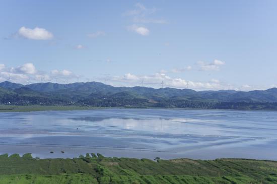 草海北坡公园。张瑜显拍摄