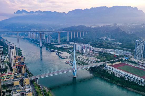 贵州省铜仁市思南县县城的乌江流域。潘希来 摄 贵州省铜仁市思南县县城的乌江流域。潘希来 摄
