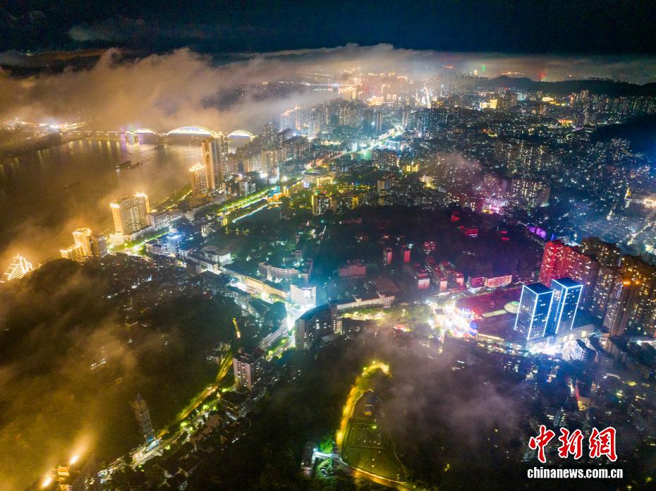 航拍广西梧州雨后城市夜景