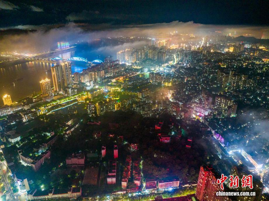 航拍广西梧州雨后城市夜景