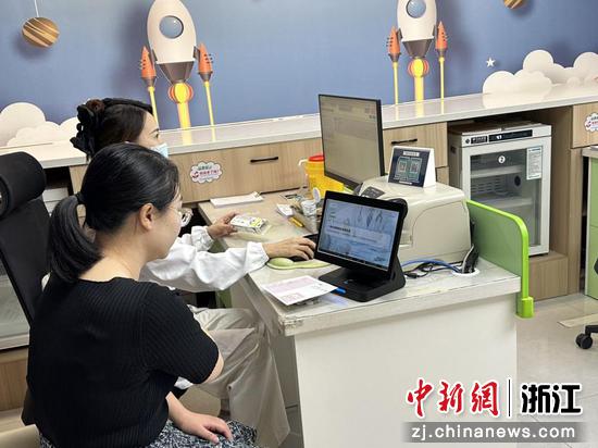 接种现场。萧山区盈丰街道社区卫生服务中心供图 接种现场。萧山区盈丰街道社区卫生服务中心供图