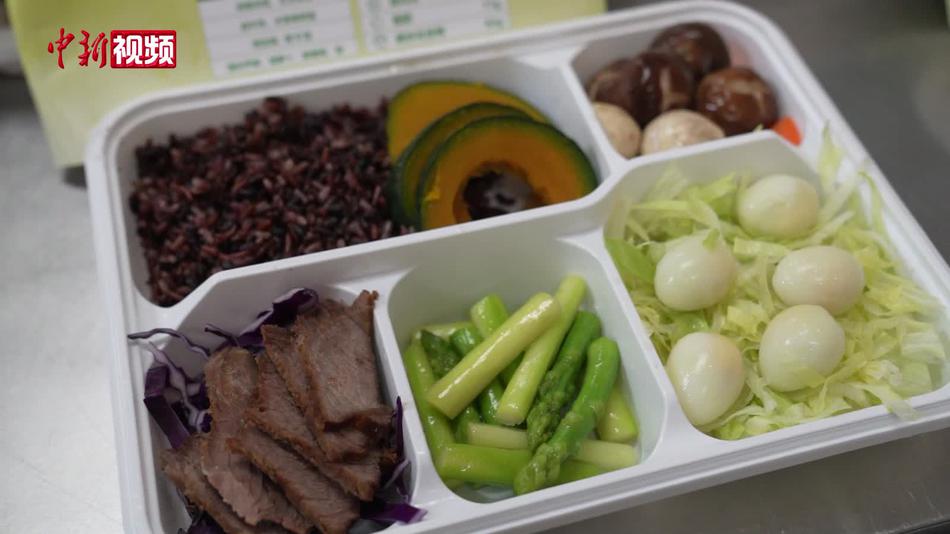 广西一医院食堂推出减脂餐 食客评价“又饱又能瘦”