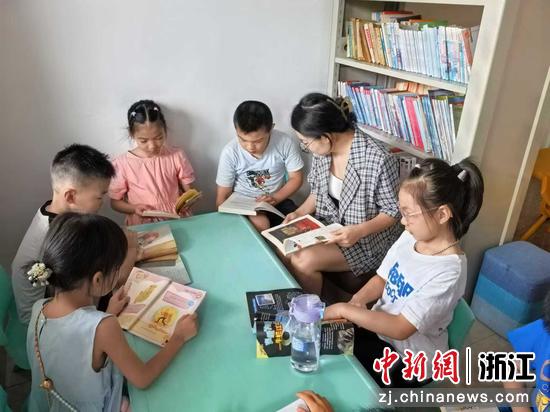 小朋友们在少年宫学习。乾元镇供图