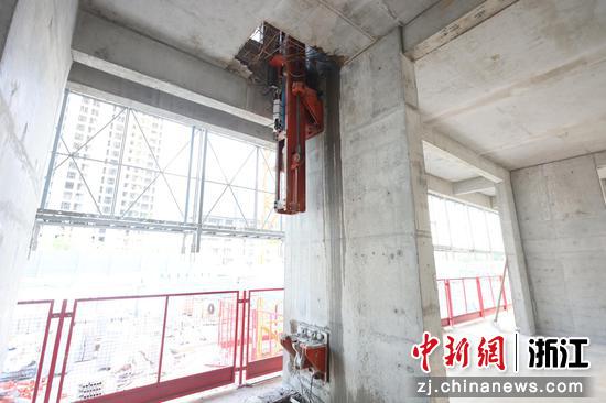 “住宅造楼机”内部。秦超凡 摄 “住宅造楼机”内部。秦超凡 摄