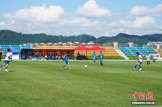 图为足球比赛现场。石小杰 摄