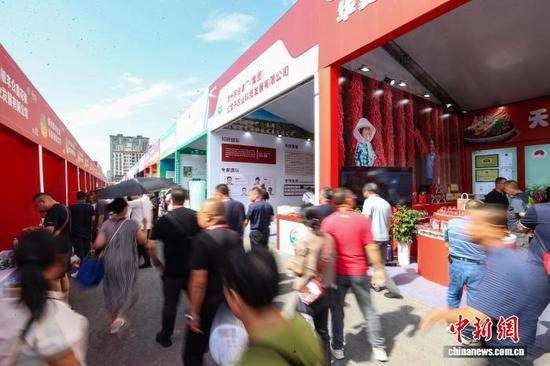 图为辣博会展示展销现场。　瞿宏伦 摄