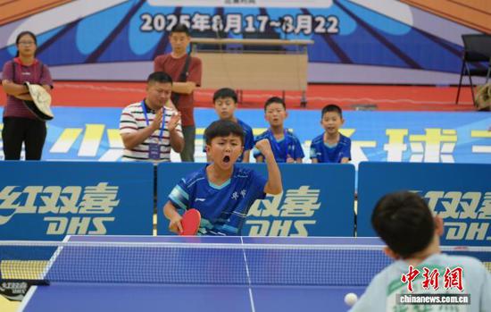图为乒乓球比赛现场。石小杰 摄