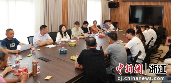 结对活动现场。张颖 摄