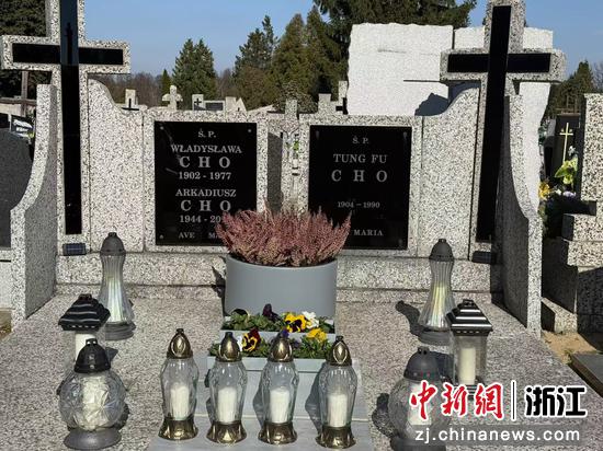 卓旭光祖父在波兰的安葬地 作者供图