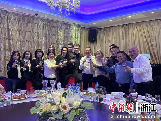 卓旭光家族大团圆 作者供图