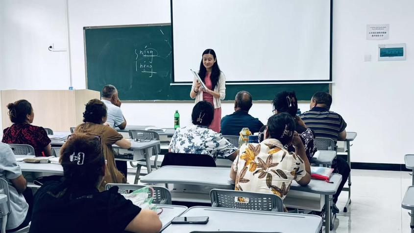 推普团队正在开展普通话应试技巧培训。湖州援疆指挥部供图

