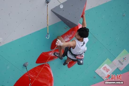8月24日，209号韩国队选手JUNG CHANJIN在“U17男子难度赛”中。 曾晋琪 摄