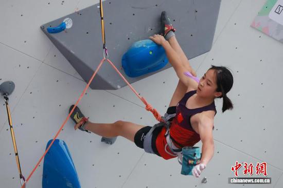 8月24日，251号中国选手卢一镜在“U17女子难度赛”中。 曾晋琪 摄