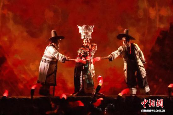 8月26日晚，演出现场。 曾晋琪 摄