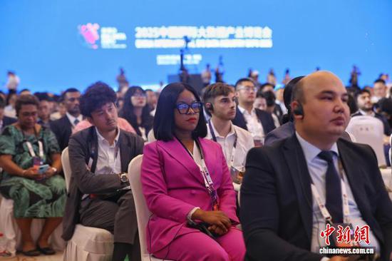 8月28日,2025中国国际大数据产业博览会在贵州省贵阳市开幕,图为开幕式现场。中新网记者瞿宏伦 摄 8月28日,2025中国国际大数据产业博览会在贵州省贵阳市开幕,图为开幕式现场。中新网记者瞿宏伦 摄