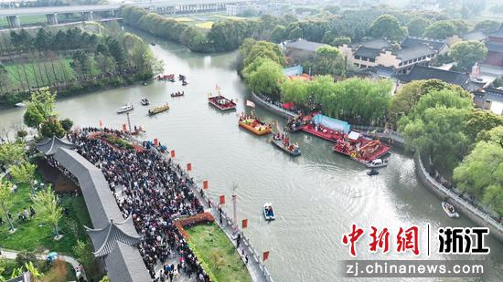 双庙渚蚕花水会。洲泉镇供图
