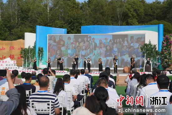 乐团表演现场。临平区委宣传部供图 乐团表演现场。临平区委宣传部供图