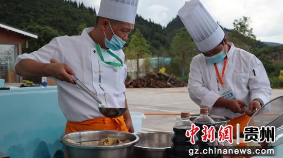 图为比赛现场。李和江 摄