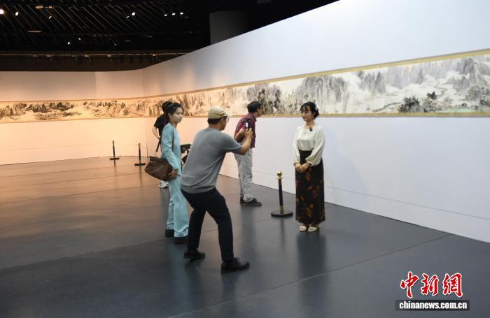 《漓江百里图》原作在南宁展出 推动文化传承创新发展