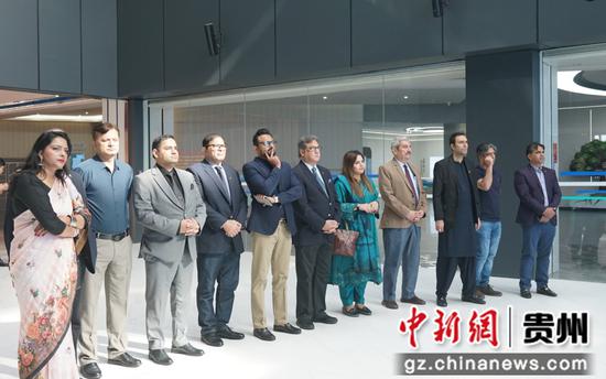 巴基斯坦媒体智库代表团参观国家大数据（贵州）综合试验区展示中心