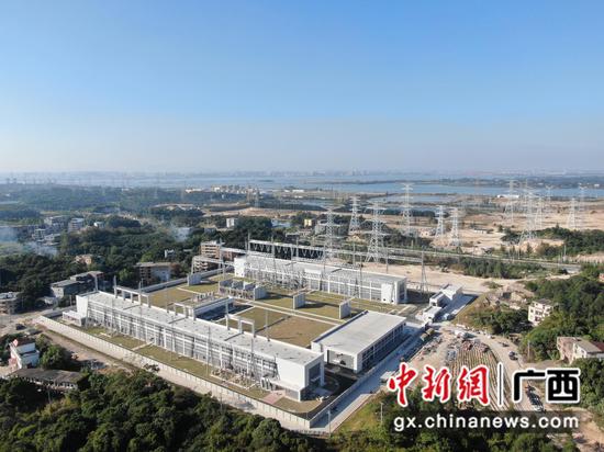 航拍500千伏白鹭变电站。广西电网公司供图 航拍500千伏白鹭变电站。广西电网公司供图