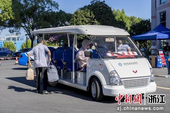 迎新现场。(浙江交通技师学院供图) 迎新现场。(浙江交通技师学院供图)