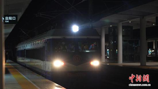 图为盘兴高铁热滑试验现场。兴义融媒供图 图为盘兴高铁热滑试验现场。兴义融媒供图