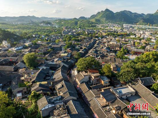 9月3日，航拍贵阳青岩古镇秋色渐浓。（无人机照片）