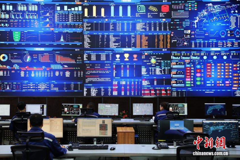 （新疆七十载）新疆乌鲁木齐：钢铁企业向“智”而行