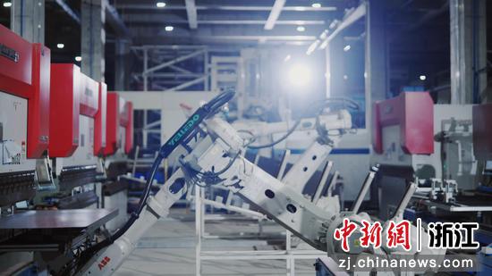 5G工厂智能化车间。受访者 供图