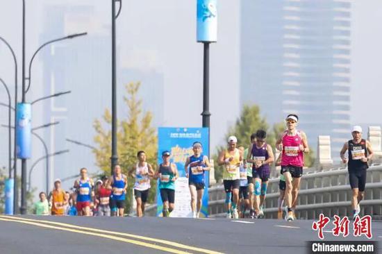 2024杭州马拉松。肖健 摄
