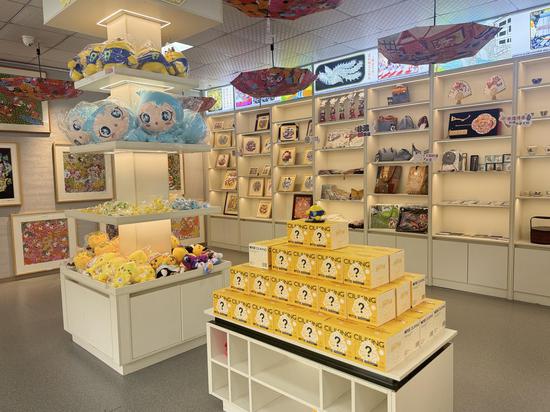 凉都文创店内一角。桂榕/摄