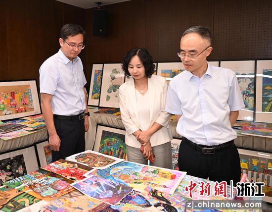 9月17日,2025年“国寿小画家”省级评选现场。王刚 摄