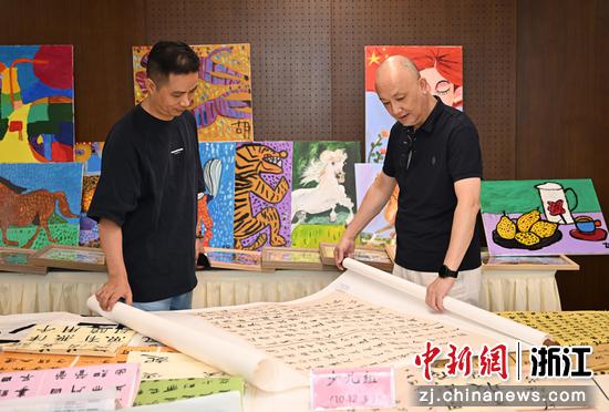 9月17日,2025年“国寿小画家”省级评选现场。王刚 摄