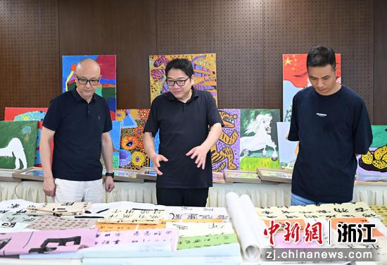 9月17日,2025“国寿小画家”浙江省少年儿童书画艺术大赛省级评选现场。王刚 摄 9月17日,2025“国寿小画家”浙江省少年儿童书画艺术大赛省级评选现场。王刚 摄