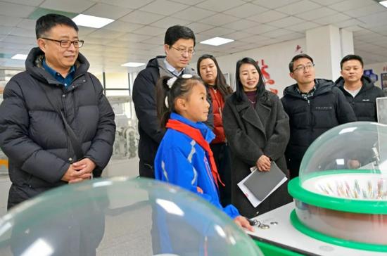 中国科学院专家赴水城六小调研指导科技特色校建设