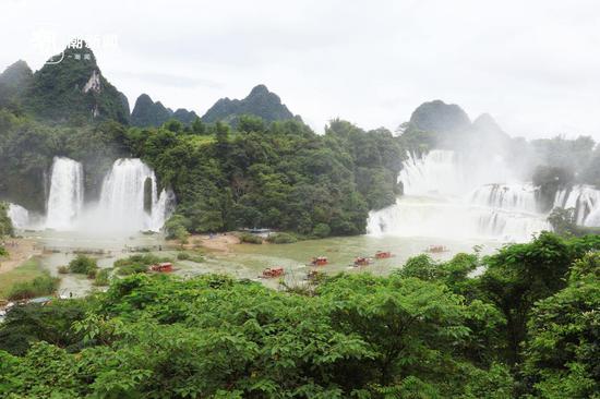 德天跨国瀑布。潮新闻记者 汪驰超 摄