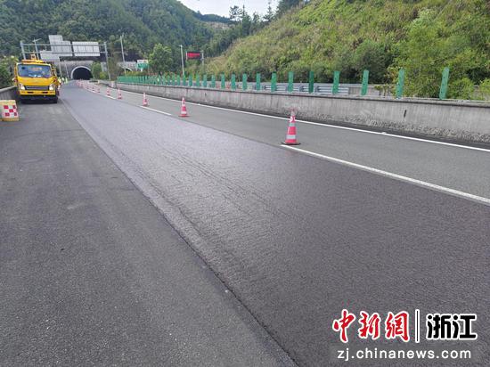 龙庆高速养护现场。浙江交通集团高速公路丽水管理中心 供图 龙庆高速养护现场。浙江交通集团高速公路丽水管理中心 供图